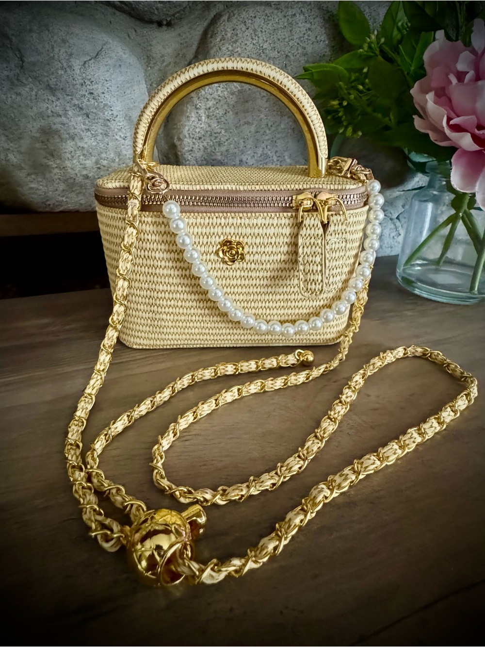 NWT Chic Classic On Trend Raffia Top Handle Crossbody Bag